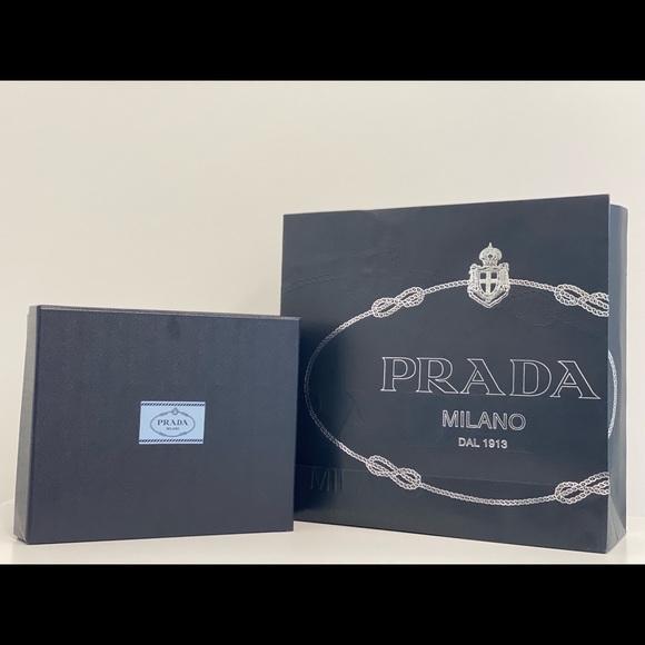 Authentic Large Leather Prada Diagramme Bag used only four times - Picture 3 of 7